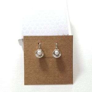 Silver plated ball post earring w/ peral shell
